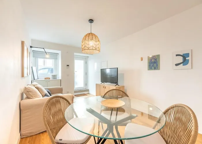 Liberdade Stylish Ground Floor *