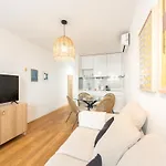 Lägenhet Liberdade Stylish Ground Floor